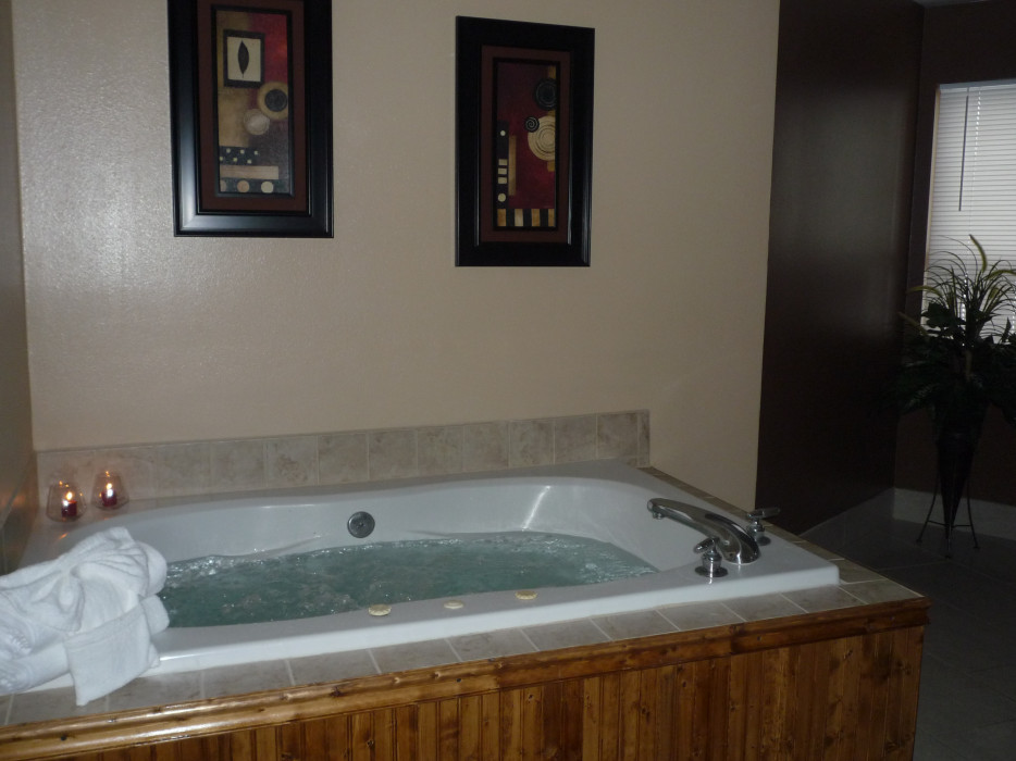 King Suite Hot Tub